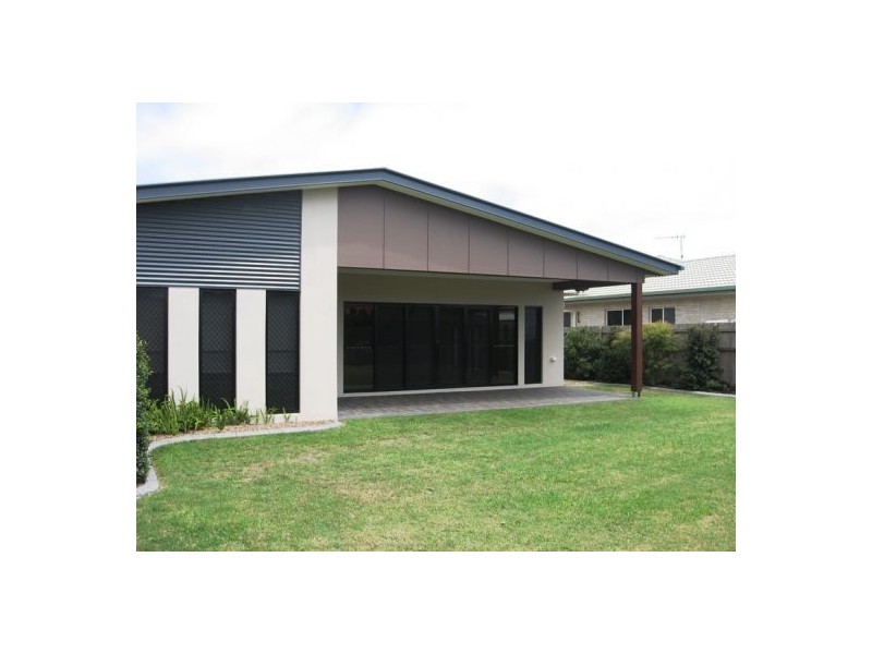 5 Seaside Circuit, Toogoom QLD 4655