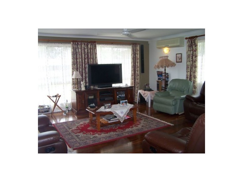 4 Andersen St, Urraween QLD 4655