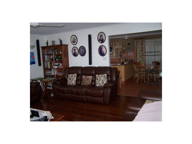 4 Andersen St, Urraween QLD 4655