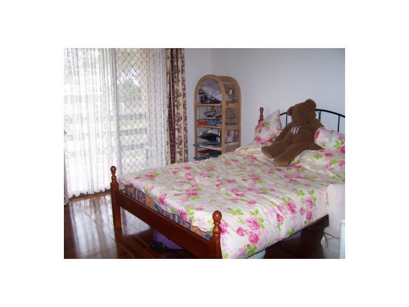 4 Andersen St, Urraween QLD 4655