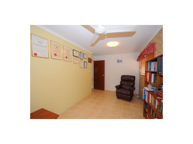 4 Andersen St, Urraween QLD 4655