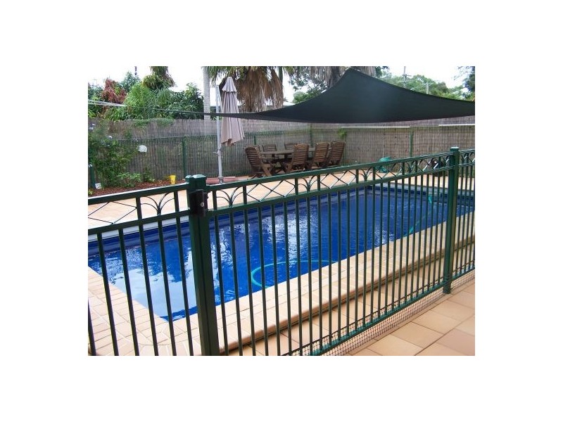 4 Andersen St, Urraween QLD 4655