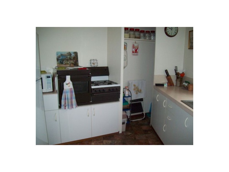 86 Hammond Street, Urangan QLD 4655
