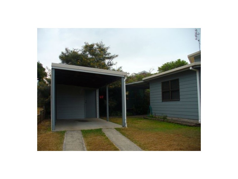 86 Hammond Street, Urangan QLD 4655