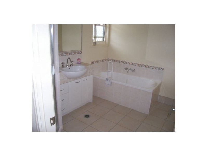 110-34 Elizabeth Street, Urangan QLD 4655