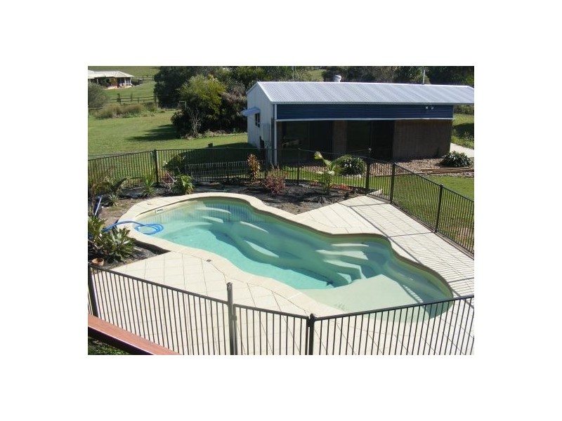 4 Petersen Road, Craignish QLD 4655