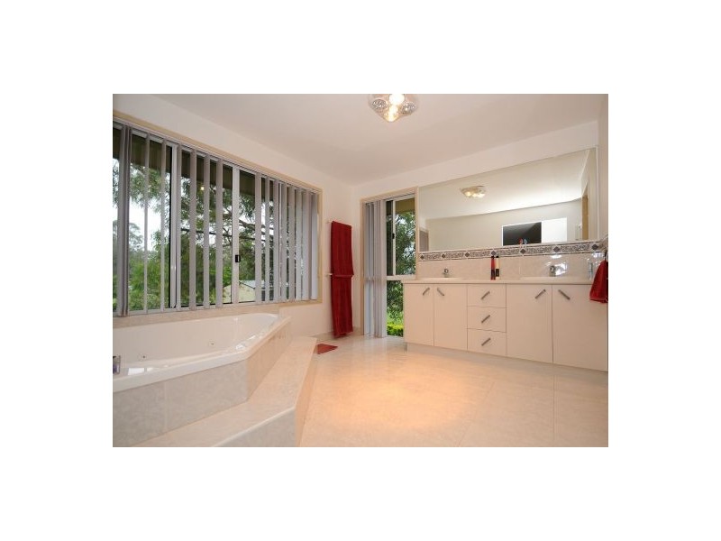 1 Kalinda Court, Toogoom QLD 4655