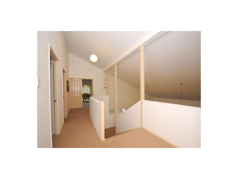 1 Kalinda Court, Toogoom QLD 4655