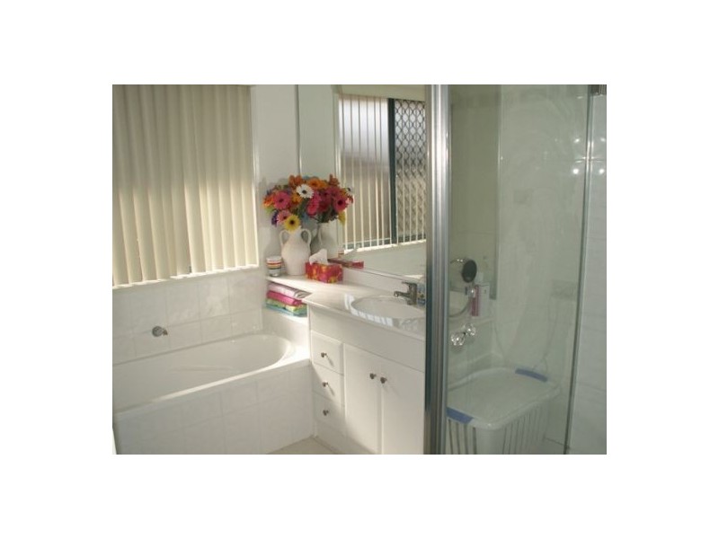 33 Bayswater Dr, Urraween QLD 4655