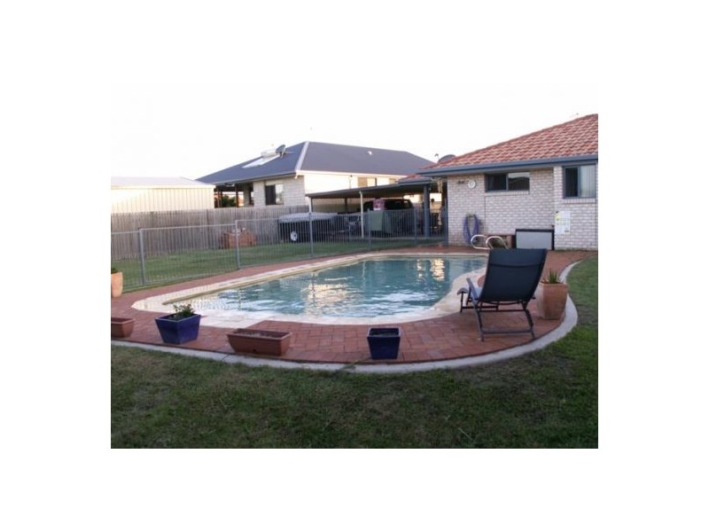 33 Bayswater Dr, Urraween QLD 4655