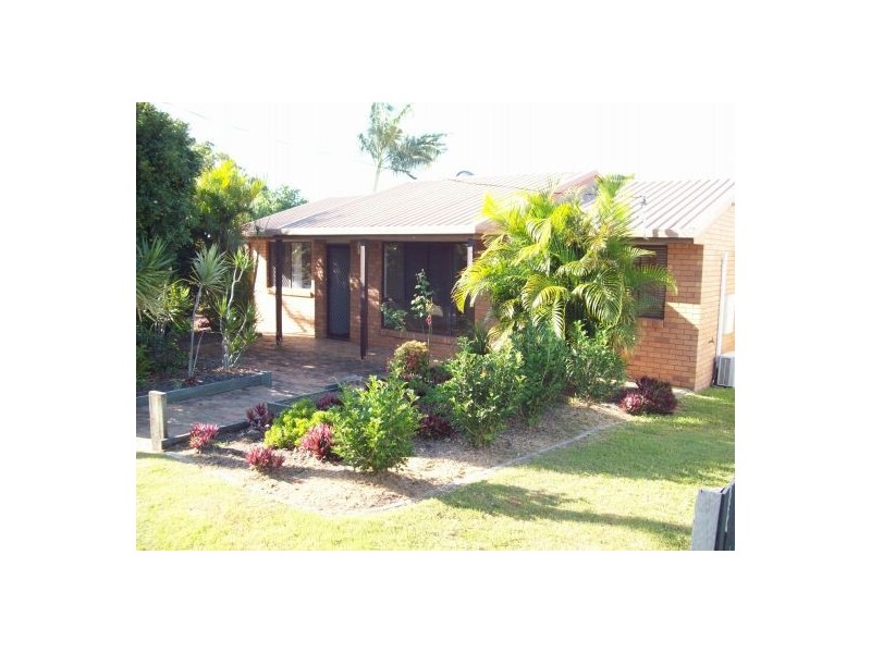 2 Bruce Street, Torquay QLD 4655