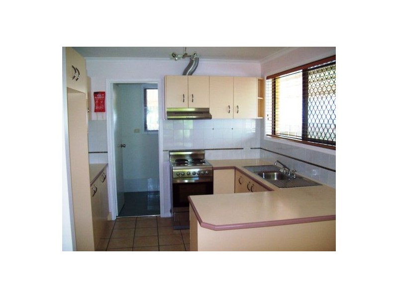 2 Bruce Street, Torquay QLD 4655
