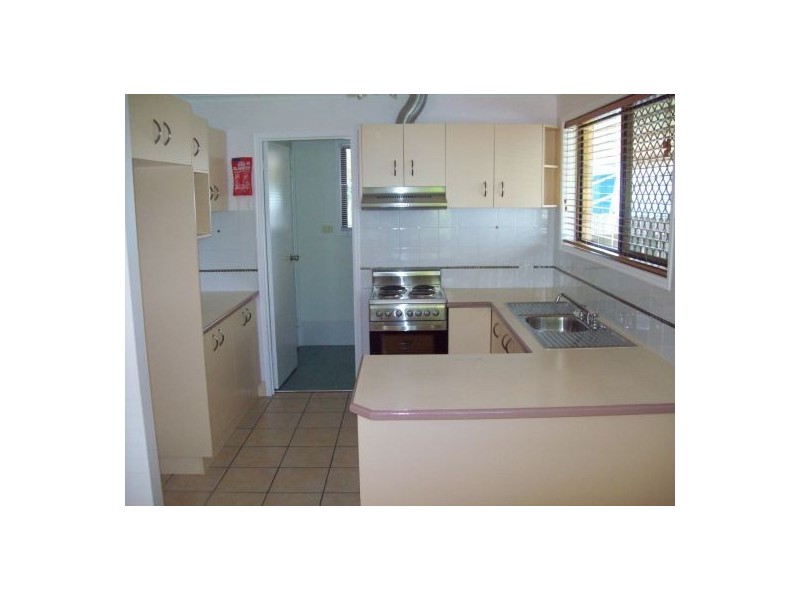 2 Bruce Street, Torquay QLD 4655