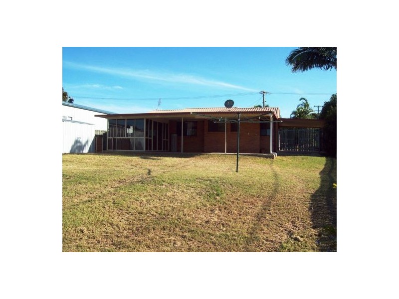 2 Bruce Street, Torquay QLD 4655