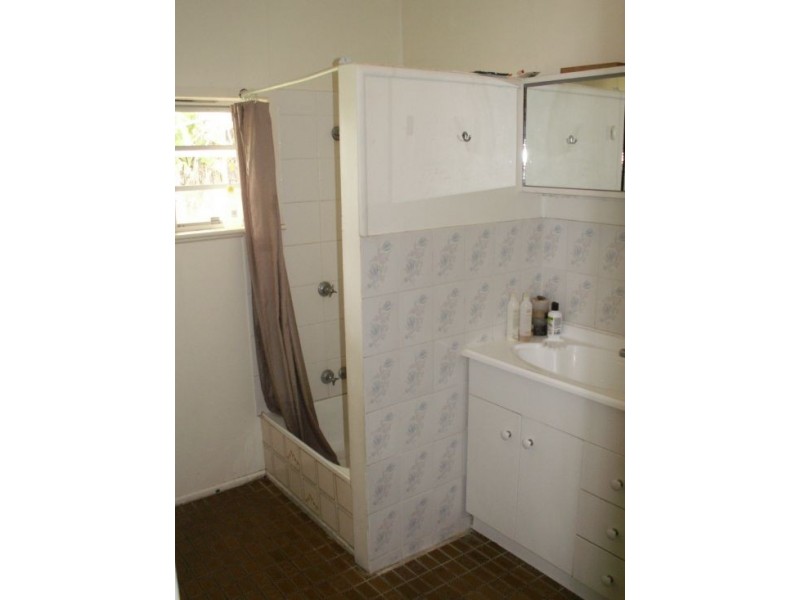 4 Tooth Street, Pialba QLD 4655