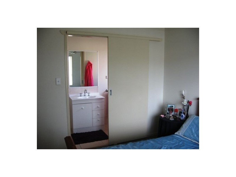 10 Moonstone Drive, Urangan QLD 4655