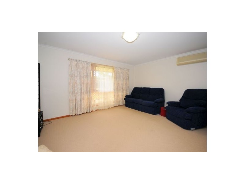 21 Wattlebird Lane, Eli Waters QLD 4655