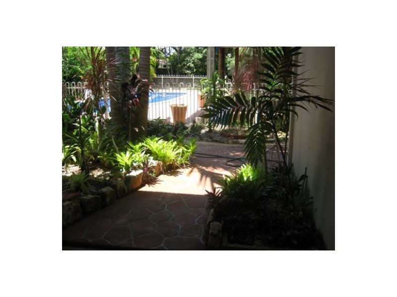 4-6 Victor Drive, Kawungan QLD 4655