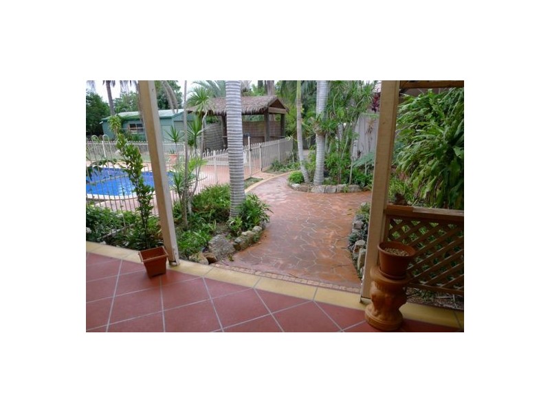 4-6 Victor Drive, Kawungan QLD 4655