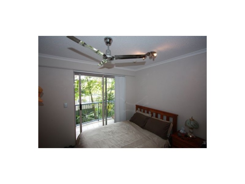 3/386 The Esplanade, Torquay QLD 4655
