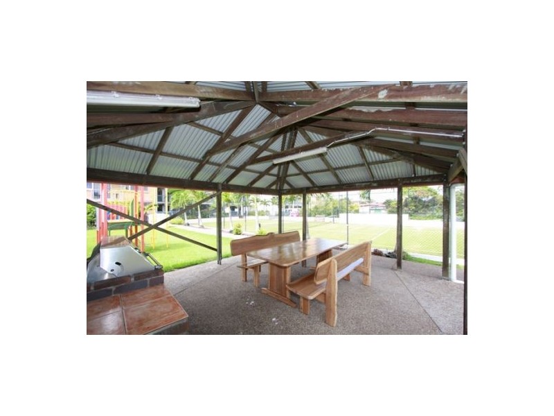 3/386 The Esplanade, Torquay QLD 4655
