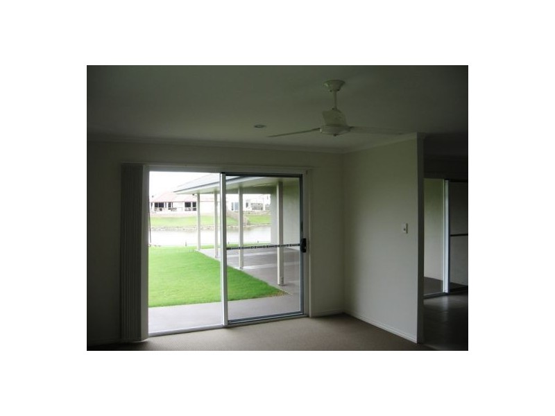 11 Bounty Circuit, Eli Waters QLD 4655