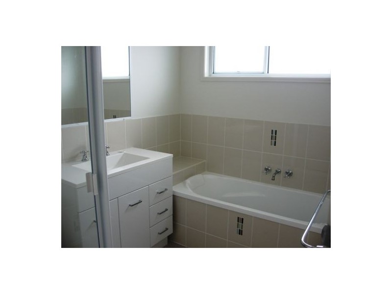 11 Bounty Circuit, Eli Waters QLD 4655