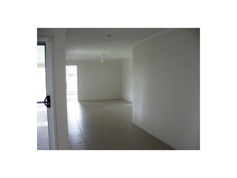 11 Bounty Circuit, Eli Waters QLD 4655