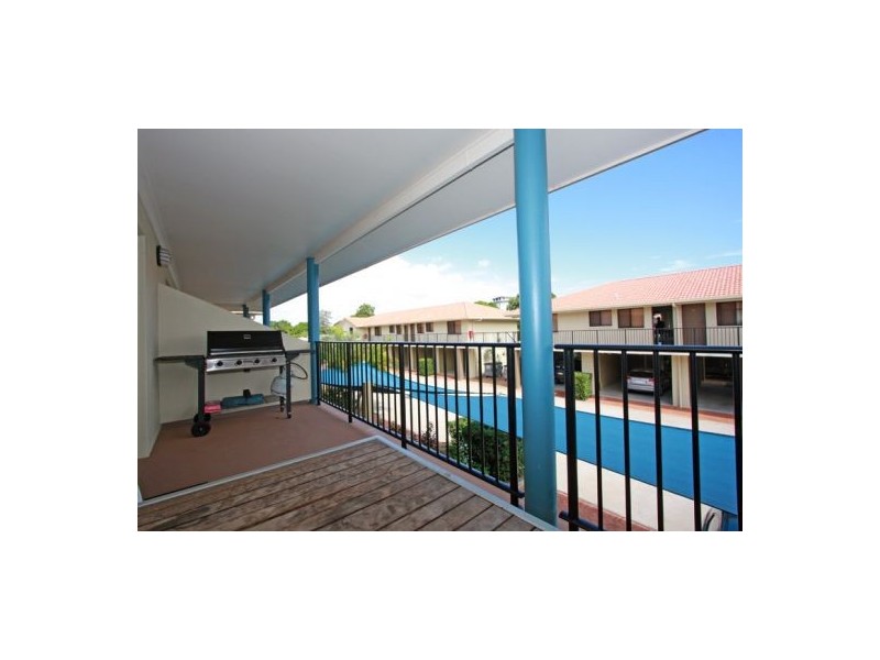 12/13 Ann St, Torquay QLD 4655