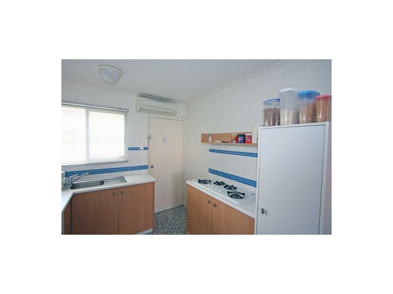 12/13 Ann St, Torquay QLD 4655