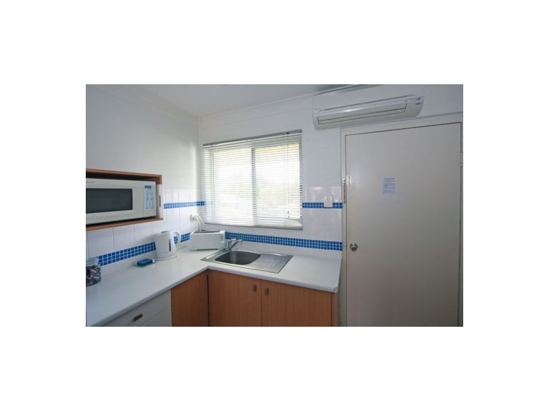 12/13 Ann St, Torquay QLD 4655