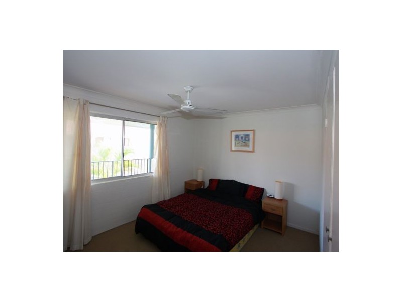 12/13 Ann St, Torquay QLD 4655