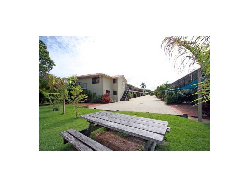 12/13 Ann St, Torquay QLD 4655