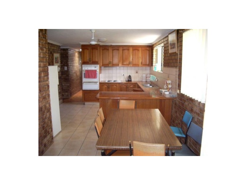 1 Whitby Street, Urangan QLD 4655