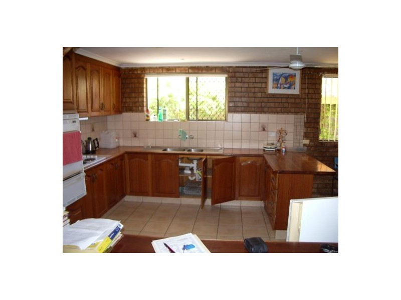 1 Whitby Street, Urangan QLD 4655