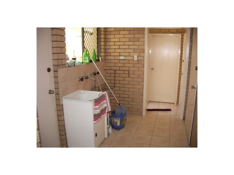 1 Whitby Street, Urangan QLD 4655