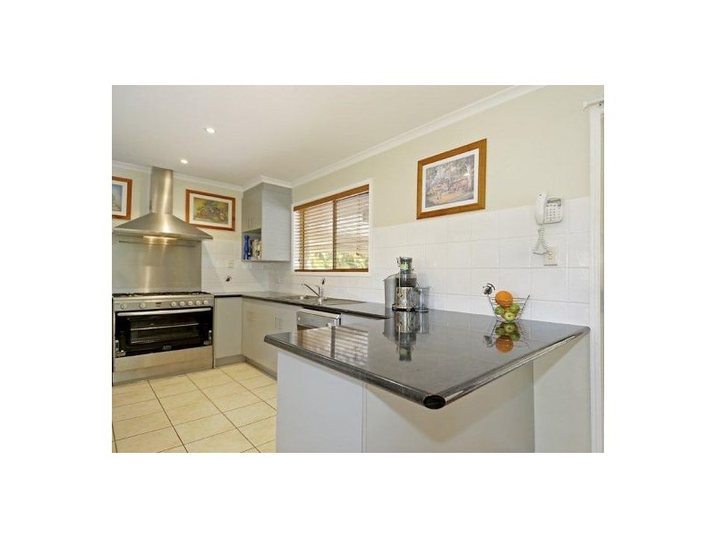 11 Beacon Road, Booral QLD 4655