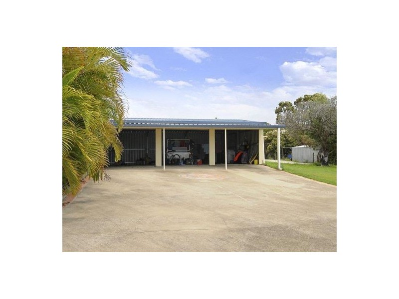 11 Beacon Road, Booral QLD 4655