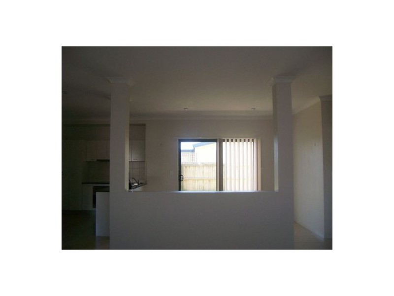 8 Wave Court, Toogoom QLD 4655