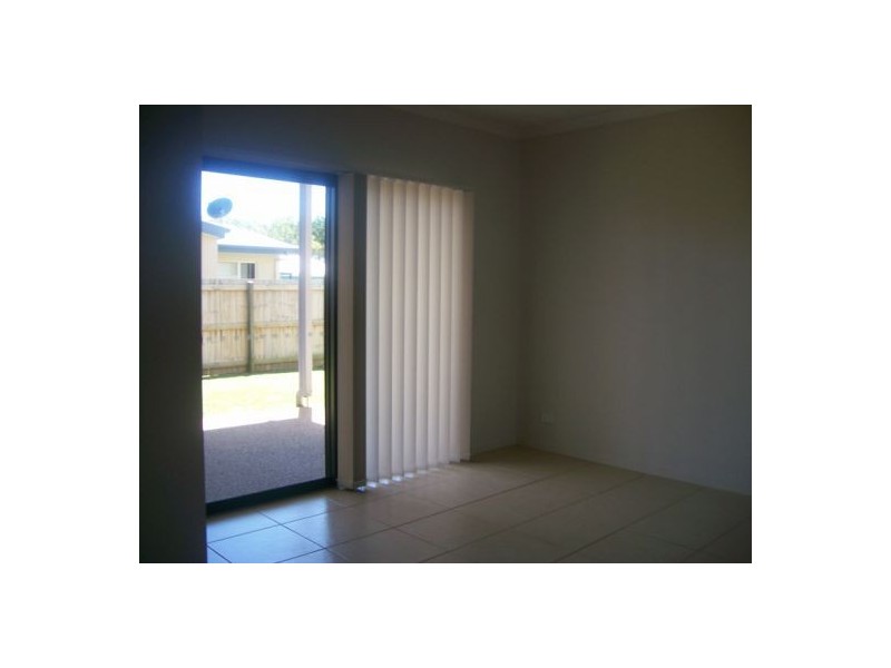 8 Wave Court, Toogoom QLD 4655