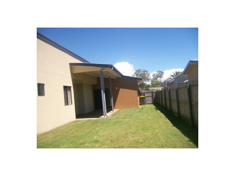 8 Wave Court, Toogoom QLD 4655