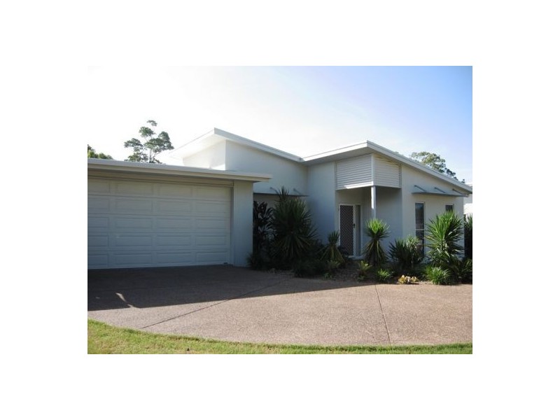 30 Wave Court, Toogoom QLD 4655