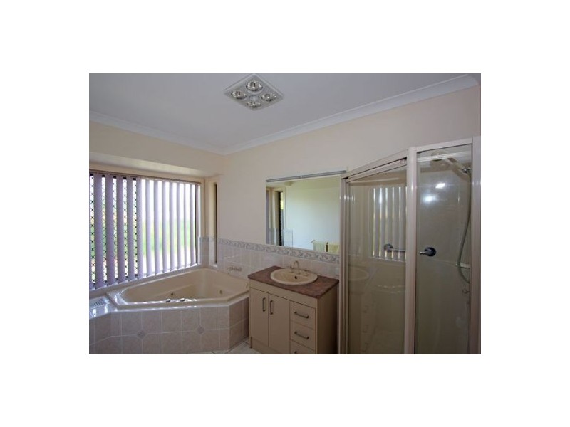 29 Bayrise Drive, Urangan QLD 4655