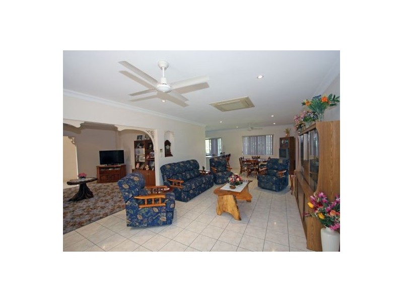 29 Bayrise Drive, Urangan QLD 4655