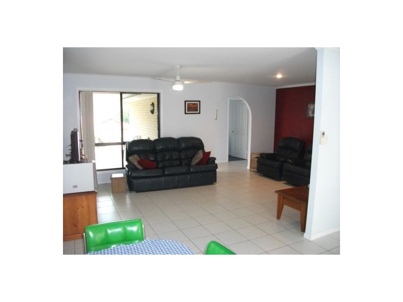 15 Barry Street, Torquay QLD 4655