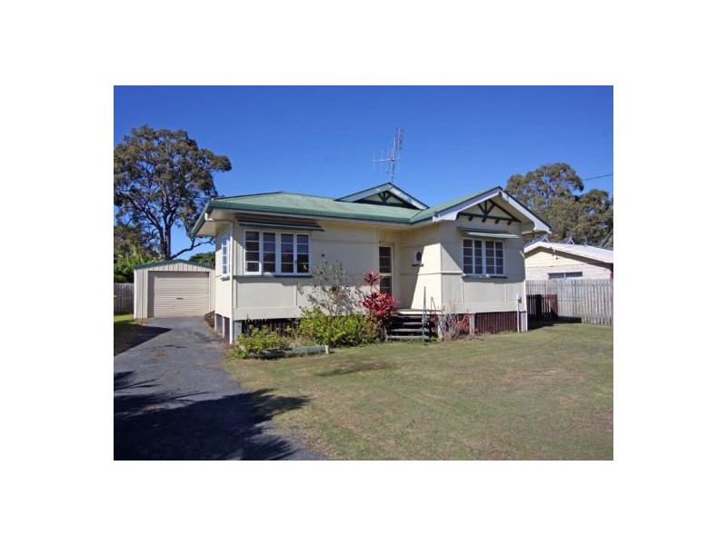 12 HAMER DR, Urangan QLD 4655