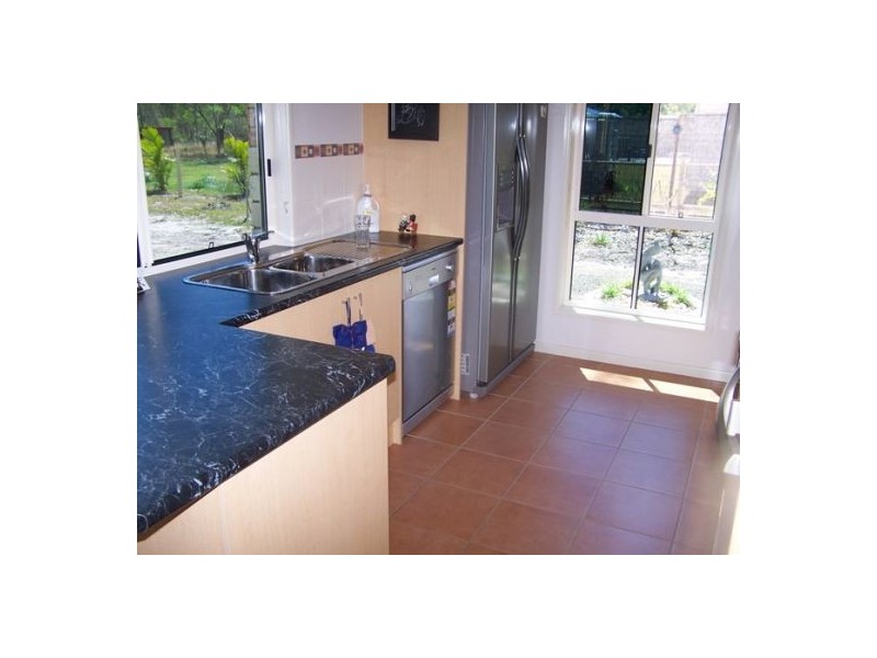 9 Brypat Cl, Burrum Heads QLD 4659