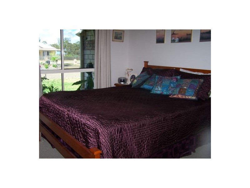 9 Brypat Cl, Burrum Heads QLD 4659