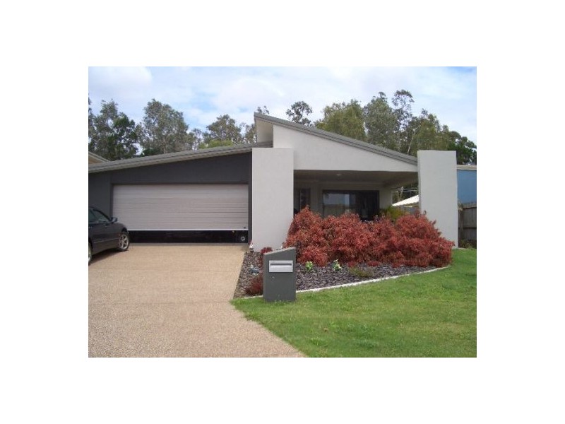22 Wave Crt, Toogoom QLD 4655