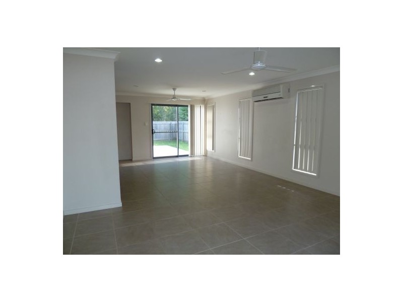 22 Wave Crt, Toogoom QLD 4655